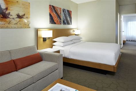 Renaissance Chicago Glenview Suites Hotel Glenview | Bookonline.com