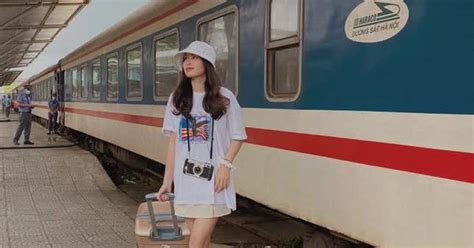 Trend check in du lịch bằng tàu hỏa Huế Đà Nẵng có gì hot giá vé rẻ cỡ nào mà dân tình rủ