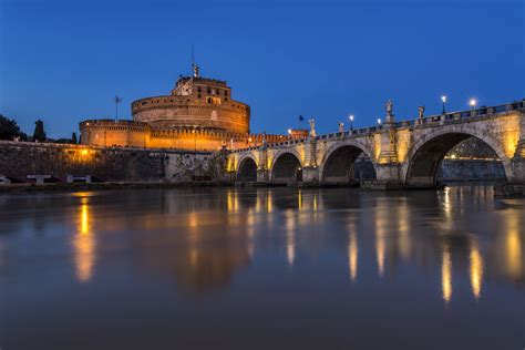 4K Castle And Bridge In Pau France Castles Rivers Bridges Evening