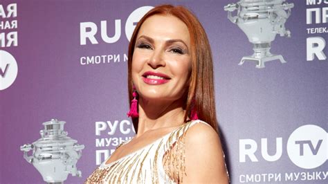 «Всегда со мной»: красавица Бледанс раскрыла содержимое косметички ...