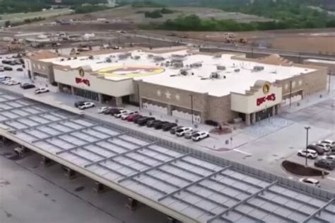 Visiting The World Largest Gas Station Buc Ees Sevierville TN