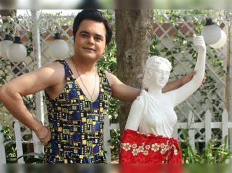 May I Come In Madams Sajan Aka Sandeep Anand Flaunts His Body In A Bikini Times Of India