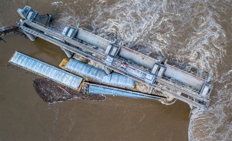 Crews Work To Recover Barges That Got Loose On Ohio