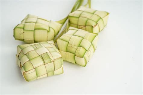 Terbongkar Langkah Langkah Membuat Ketupat Lebaran Agar Pulen Dan Enak