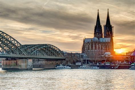 K Lner Dom Und Hohenzollernbr Cke Bei Sonnenuntergang A Photo On