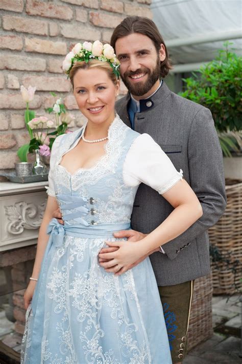 Wolke 7 Als Exklusives Hochzeitsdirndl Warum Nicht Das Brautkleid