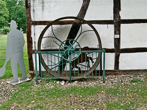 Niederrheinisches Freilichtmuseum Grefrath Das Hundelaufrad Grefrath