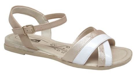 Sandália Feminina Comfortflex Rasteirinha Nude Dtalhe