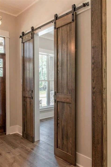 38 Modern Farmhouse Sliding Barn Door Ideas 49 In 2020 Bedroom Door