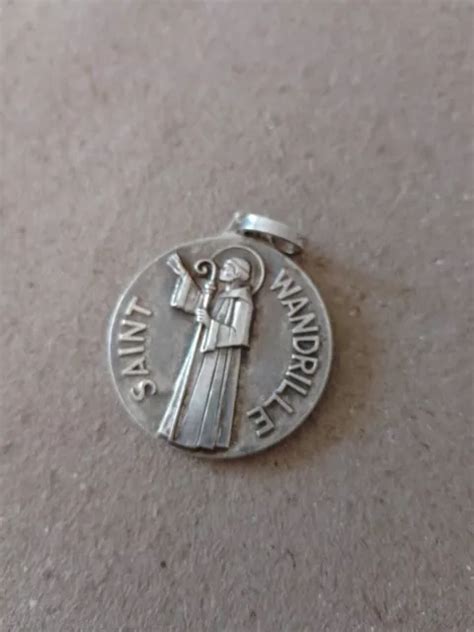 RARE MÉDAILLE RELIGIEUSE Ancienne De Saint Benoît EUR 1 00 PicClick FR