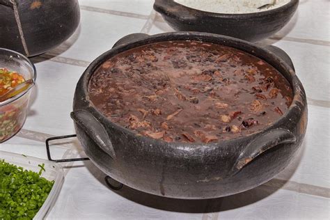 Sábado é dia de feijoada Confira 5 lugares em Curitiba que servem o prato