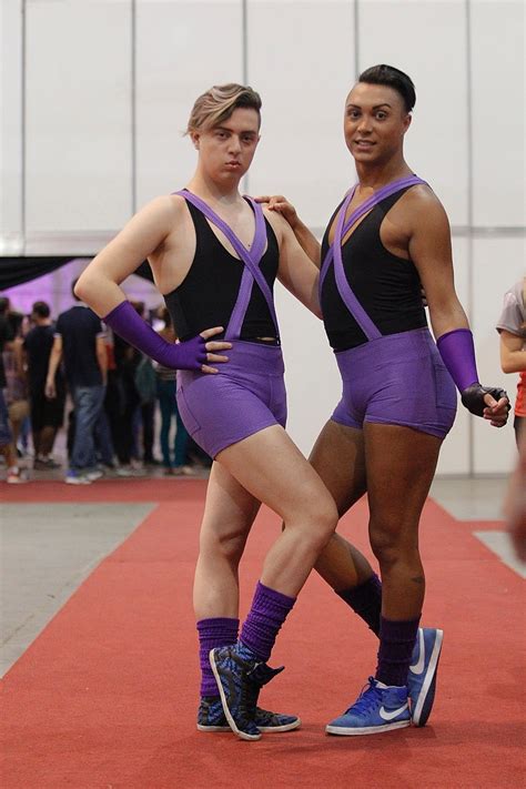 Fotos P Blico De Feira Er Tica Completa A Frase Sexo Anal Uol Universa