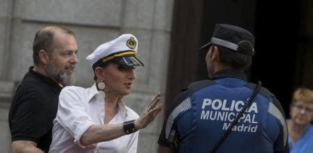 Polic As Vigilar N El Desfile Del Orgullo Gay De Madrid