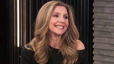 E News On Twitter Sarah Chalke Shares Details Of Her Most Awkward On