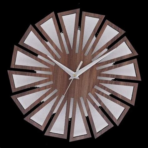 Classic Inch Round Wooden Wall Clocks At Rs In Morbi Id