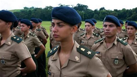 Mulheres Chegam Academia Militar Das Agulhas Negras