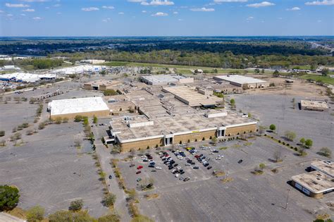 Amazon officials to confirm plans for Cortana Mall site