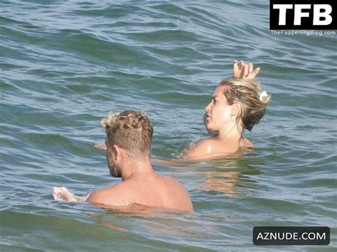 Kristin Cavallari Sexy Seen Flaunting Her Hot Figure Wearing A White Bikini At The Beach In Los