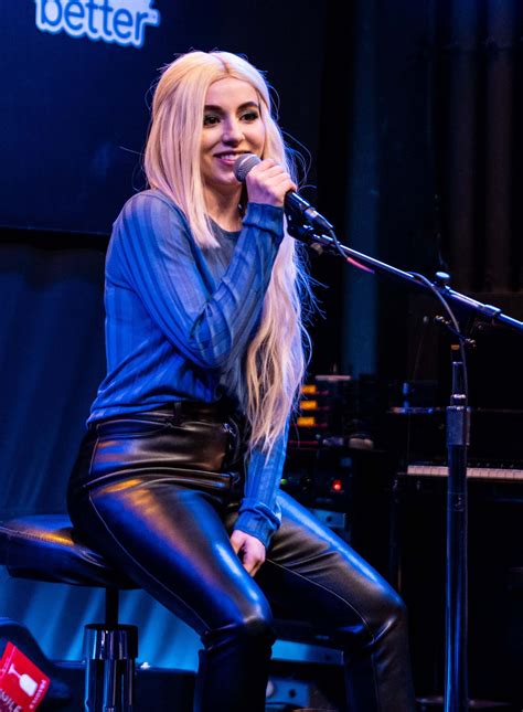 Ava max attends b96 pepsi summer bash 2019 – Artofit