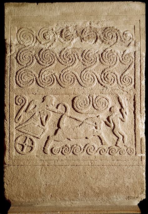 Arte Micenea Stele Funeraria In Calcare Con Rappresentazione Di Una