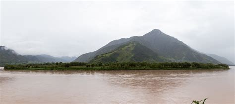 Img First Bend Of The Yangtze Pano Postimages