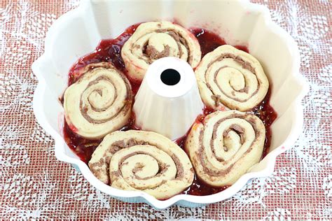 Cranberry Orange Sticky Cinnamon Rolls Recipe Itsbakingseason