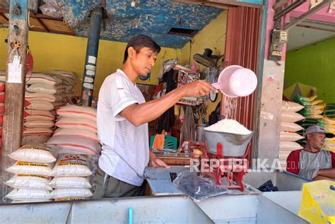 Harga Beras Naik Bertahap Di Pasar Baru Indramayu Dikeluhkan Pembeli