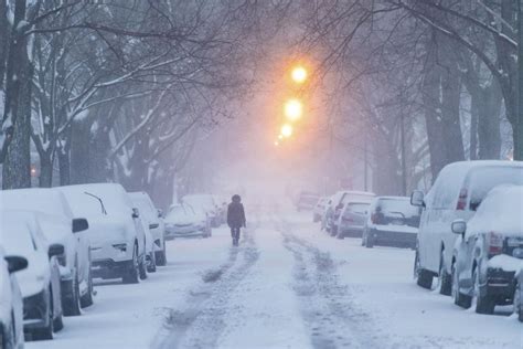 Midwest winter storm forces airline cancellations, road troubles ...