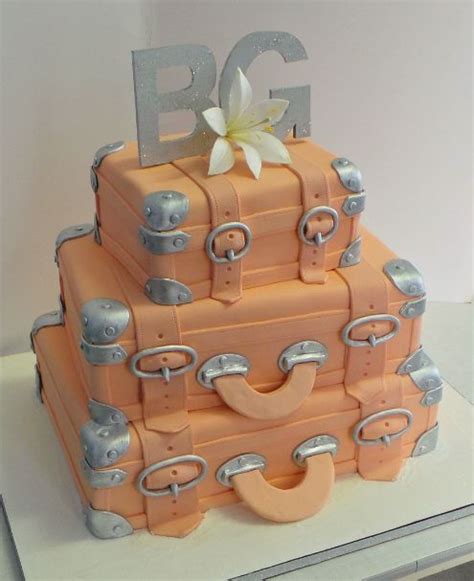 Suitcase Wedding Cake Luggage Cake Suitcase Cake Pretty Cakes