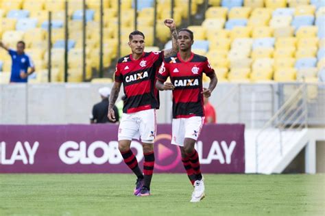 Flamengo vence o Santos e assume a segunda colocação do Brasileiro Lance