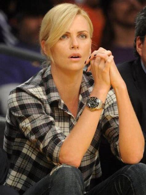 Charlize Theron Garden Design Street Style Fashion Moda Urban