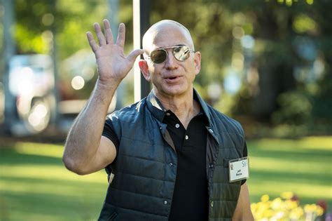 Amazon & Jeff Bezos Trump's True Target? - Populist Wire