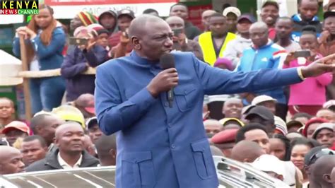 RUTO BLOCKED BY CROWD AT KENOL MURANGA LISTEN HOW HE LECTURED RAILA