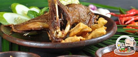 Bebek Goreng H Slamet Restaurant Jakarta Jl Raya Jatiwaringin No 32