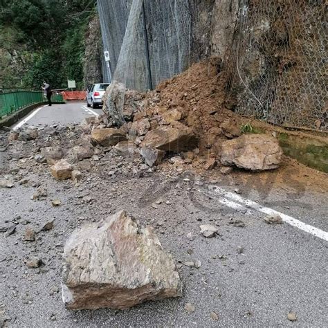 Positano Frana A Nocelle Cede La Rete Di Contenimento Positanonews