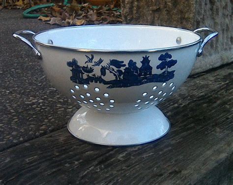 BlUE WILLOW Enamel Colander Rare Vintage Blue White Colander Enamel ...