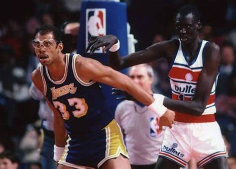 El Día Que Manute Bol Conoció A Kareem Abdul Jabbar El Gurú Del Basket