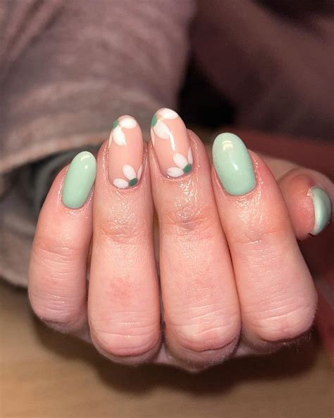 Stylish Ideas For Almond Sage Green Nails