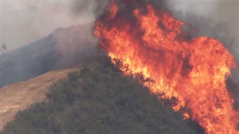 Raging Northern California Fire Grows To 13 700 Acres Youtube