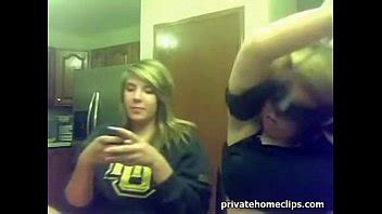 Amigos Mostrando Tetas Juntos En La Webcam XVIDEOS