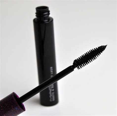 MAC Haute & Naughty Lash Mascara Review, Photos