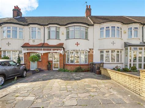 3 Bed Terraced House For Sale In Hedge Lane Palmers Green London N13