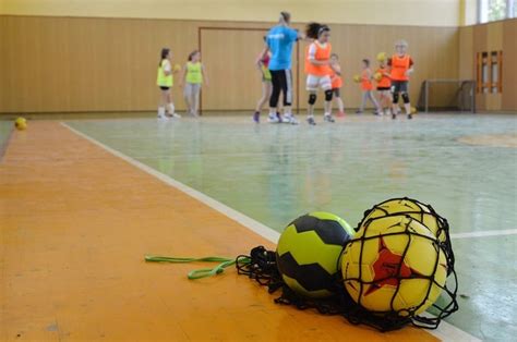 Handball for kids - best age, benefits, cost, choose academy | For Kids+