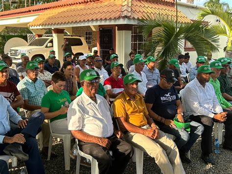 Radham S Jim Nez Juramenta Exdirigentes Del Prm En La Fuerza Del Pueblo