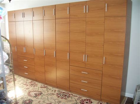 Pin By Lori Fitzsimmons On Closets Ideas Wall Closet Wardrobe Closet