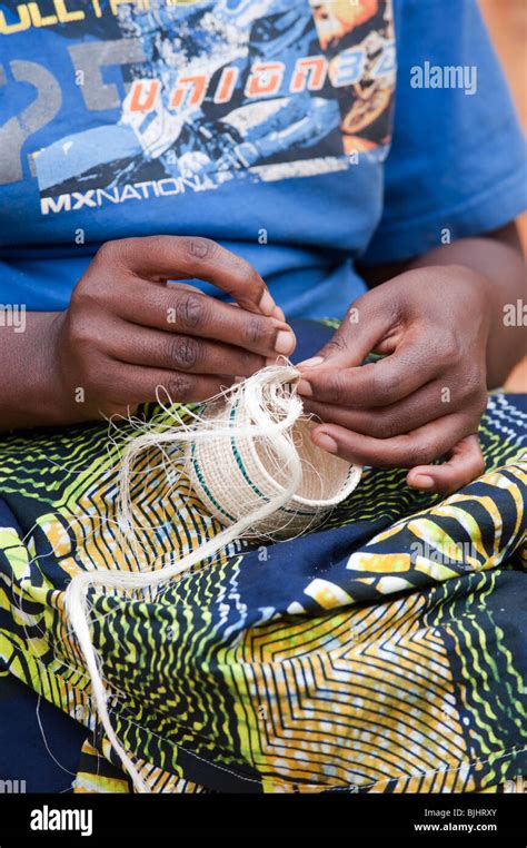 Rwanda Basket Weaving Hi Res Stock Photography And Images Alamy