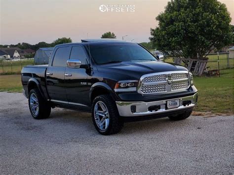 2009 Dodge Ram 1500 With 22x10 19 Vision Razor And 33 12 5R22 Nitto