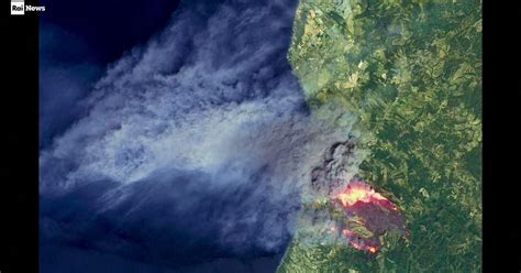 L Immagine Dal Satellite Mostra La Dimensione Degli Incendi In