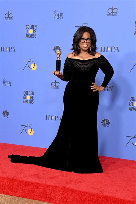 10 Vezes Que Oprah Winfrey Brilhou No Red Carpet Harpers Bazaar