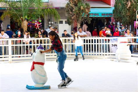 Hay pista de hielo en Rincón de Romos estos son los horarios Líder